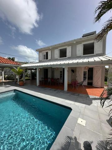 Maison T4 avec T1 indépendant et piscine au Diamant