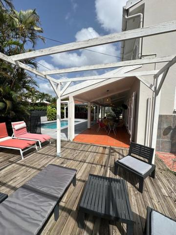 Maison T4 avec T1 indépendant et piscine au Diamant
