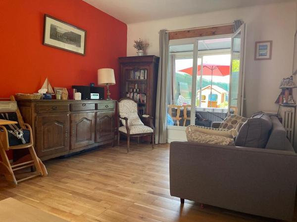 Maison de plain-pied - 2 chambres - jardin - Etangs de Guindreff au bout de la rue -