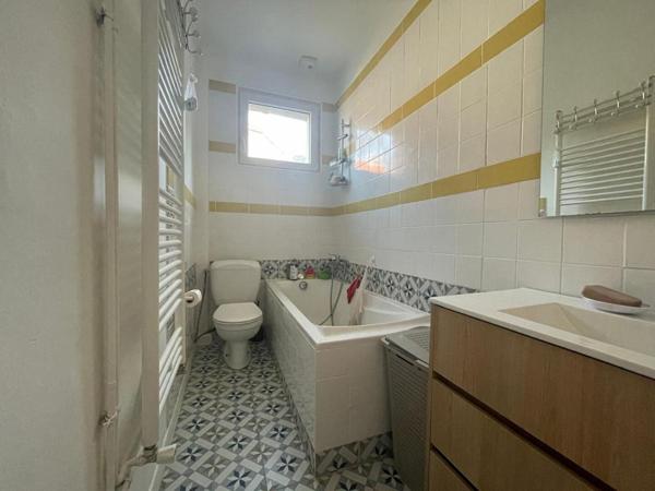 Maison de plain-pied - 2 chambres - jardin - Etangs de Guindreff au bout de la rue -