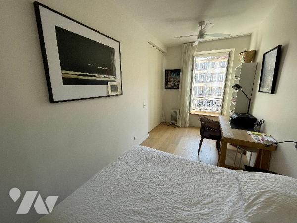 Cours ESTIENNE D' ORVES 13001 MARSEILLE, T3 traversant très bon état, surface 53.65m².