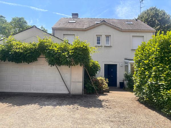 BALLAINVILLIERS - Maison familiale de 169m2 avec jardin, garage et sous-sol total - DPE C