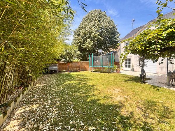 BALLAINVILLIERS - Maison familiale de 169m2 avec jardin, garage et sous-sol total - DPE C