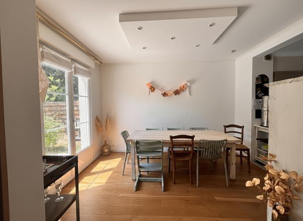 BALLAINVILLIERS - Maison familiale de 169m2 avec jardin, garage et sous-sol total - DPE C