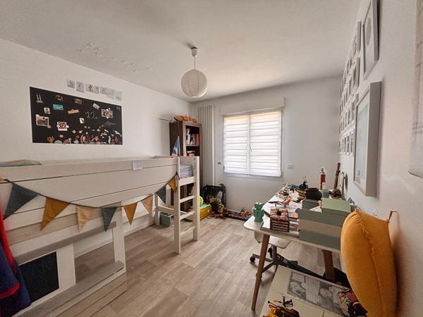 BALLAINVILLIERS - Maison familiale de 169m2 avec jardin, garage et sous-sol total - DPE C