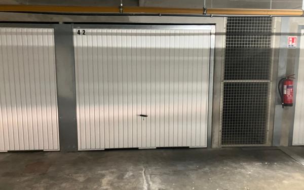 Stationnement à louer    12 m2 Vaulx-en-Velin
