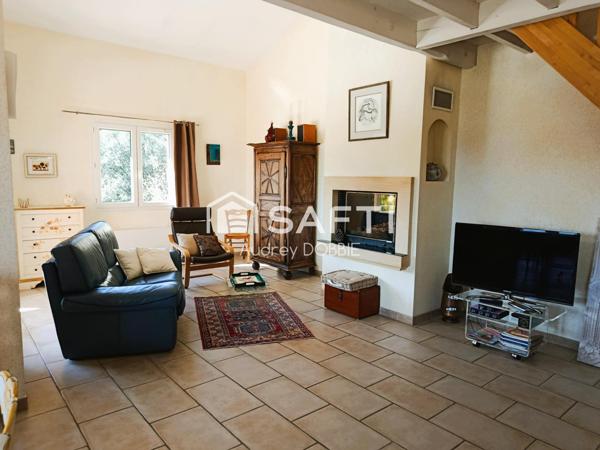 07140 : Villa avec piscine sur terrain de 1950 m²