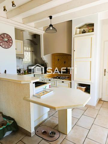 07140 : Villa avec piscine sur terrain de 1950 m²