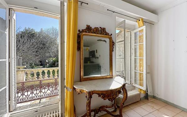 Maison à vendre    7 pièces •  Avignon