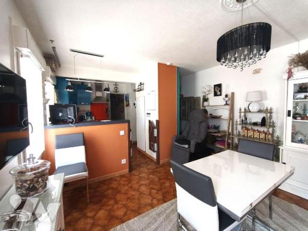 SAINT MARTIN DE CRAU, à 5mn du centre dans résidence calme, joli appartement de type f2 situé a...