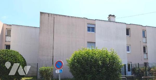 SAINT MARTIN DE CRAU, à 5mn du centre dans résidence calme, joli appartement de type f2 situé a...