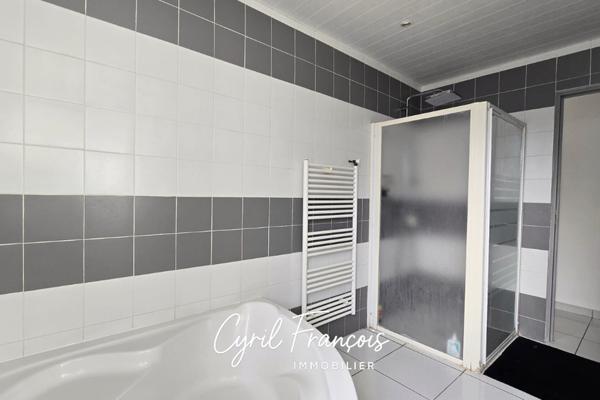 Maison
         6 pièces
        - 146 m² Exclusivité