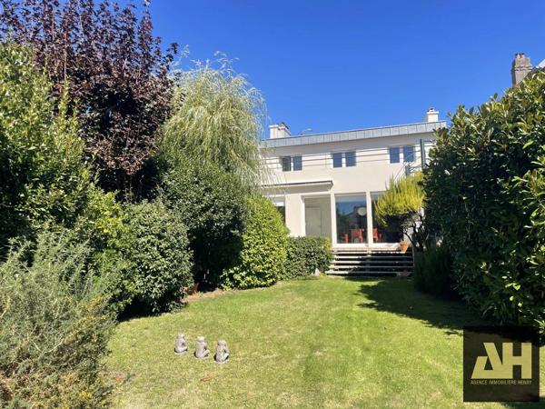 BREST SAINT-MARC - MAISON DE 160 M² - 4 CHAMBRES ET 1 BUREAU - JARDIN CLOS - GARAGE