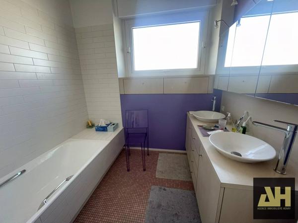 BREST SAINT-MARC - MAISON DE 160 M² - 4 CHAMBRES ET 1 BUREAU - JARDIN CLOS - GARAGE