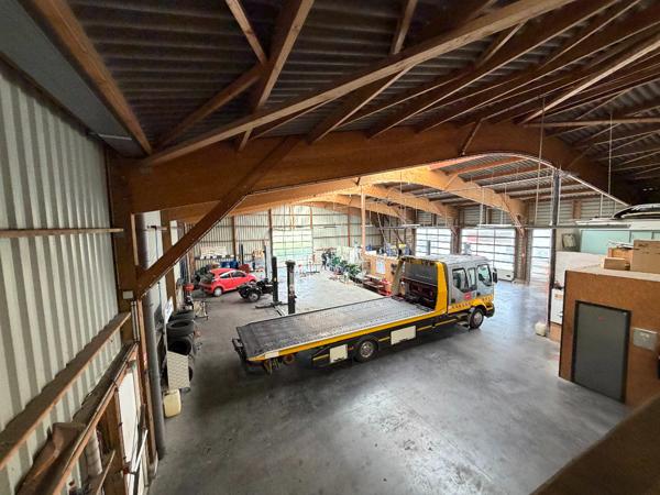 A VENDRE, Local d'activité de 560 m2 , Montsurs A VENDRE, Local d'activité de 560 m2 , Montsurs