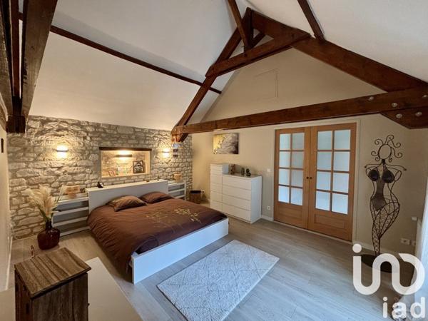 Demeure 7 pièces de 224 m² à Lachelle (60190)