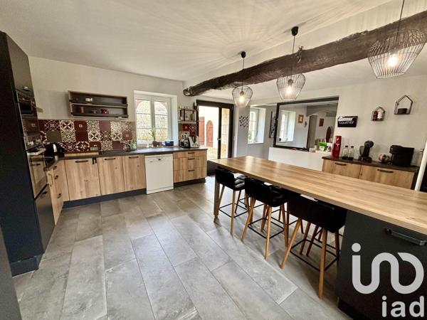 Demeure 7 pièces de 224 m² à Lachelle (60190)