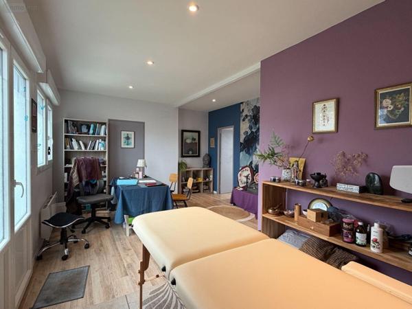 Local Professionnel et commercial à louer à Névez dans le Finistère (29920), ref : 11286/901 centre bourg