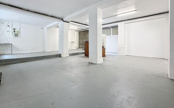 Appartement à vendre    1 pièce • 122,05 m2 Paris 11