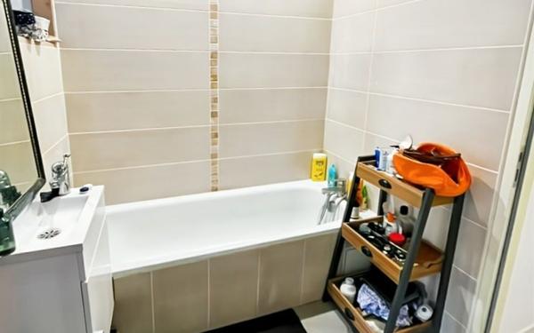 Immeuble à vendre    7 pièces • 300 m2 Pont-Saint-Esprit