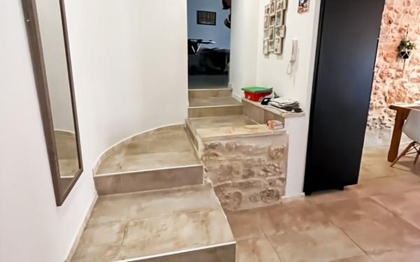 Immeuble à vendre    7 pièces • 300 m2 Pont-Saint-Esprit