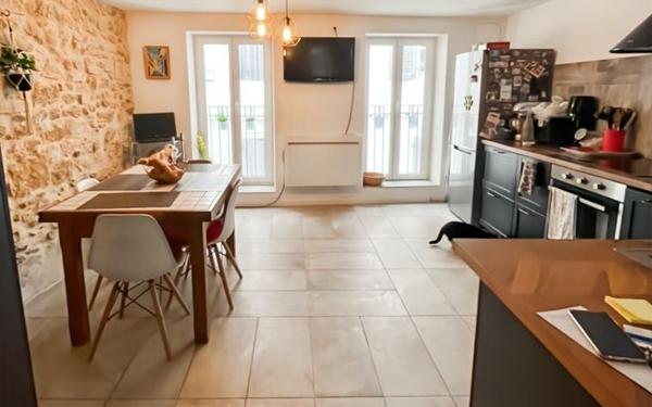 Immeuble à vendre    7 pièces • 300 m2 Pont-Saint-Esprit