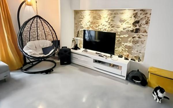 Immeuble à vendre    7 pièces • 300 m2 Pont-Saint-Esprit