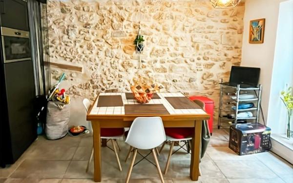 Immeuble à vendre    7 pièces • 300 m2 Pont-Saint-Esprit