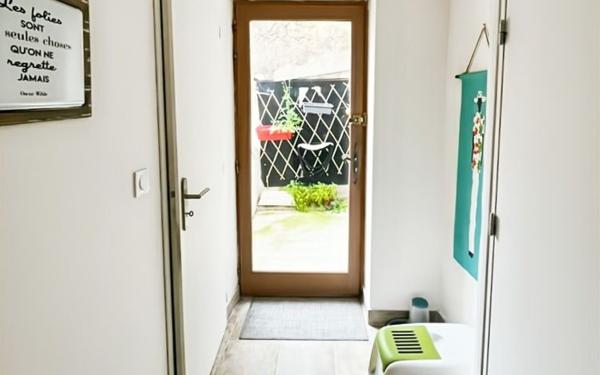 Immeuble à vendre    7 pièces • 300 m2 Pont-Saint-Esprit