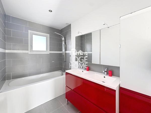 Joli semi plain-pied individuel de 2012 3 chambres poss 4 terrasse jardin garage + parkings privatifs