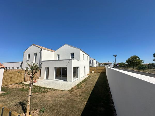 Fouras - " LE CLOS DES LYS " - LOT 1 - T5 Fouras Fouras - " LE CLOS DES LYS " - LOT 1 - T5 Fouras
