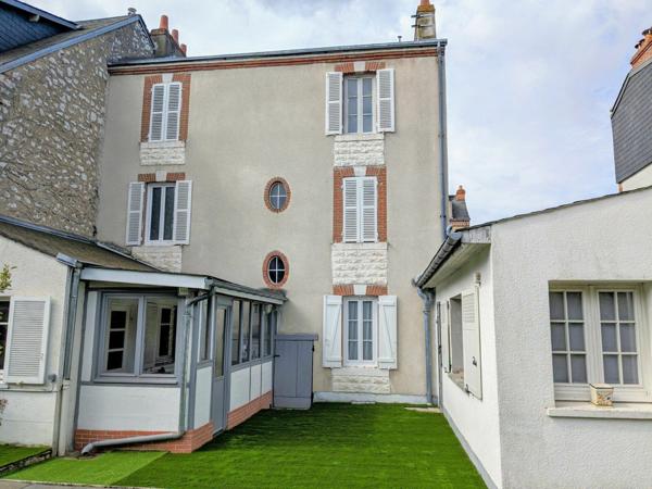 Maison à vendre    8 pièces • 162 m2 Orléans