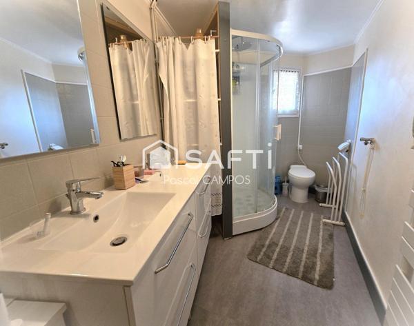 Maison de ville avec 3 chambres, bureau et jardin