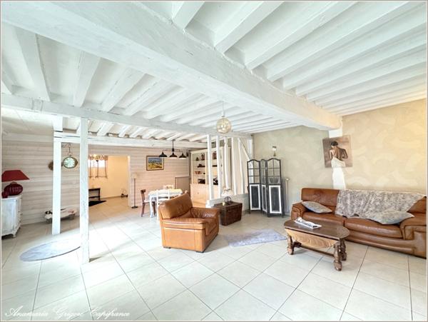 Le Favril ( 28190) Longère rénovée de 136 m², terrain clos de 2193 m² Paris à 1h20