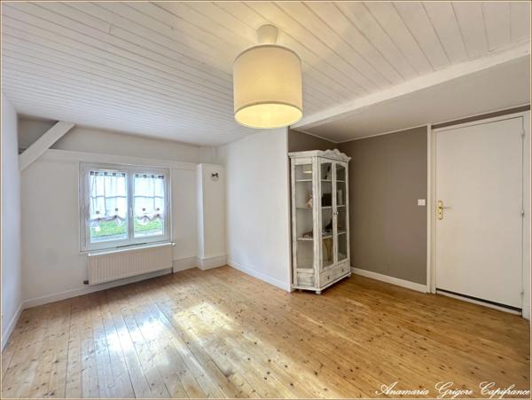 Le Favril ( 28190) Longère rénovée de 136 m², terrain clos de 2193 m² Paris à 1h20