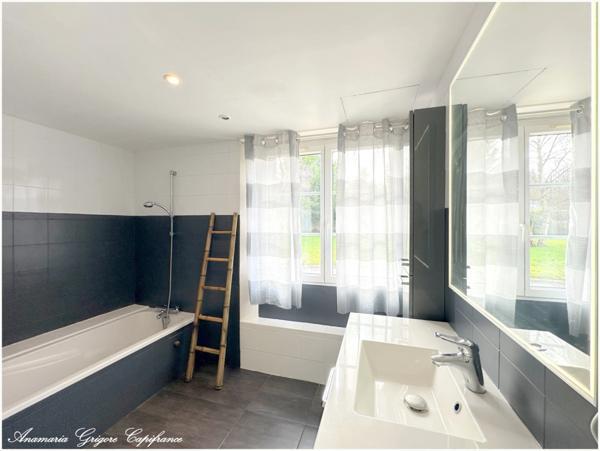 Le Favril ( 28190) Longère rénovée de 136 m², terrain clos de 2193 m² Paris à 1h20