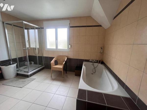 Maison 5ch avec piscine PIREY sur 9 ares de terrain