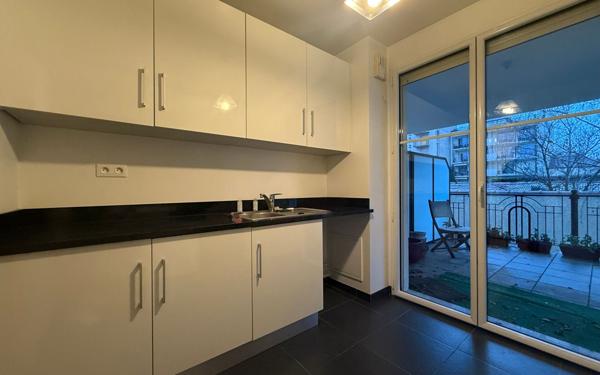 Appartement à louer    4 pièces • 82,33 m2 Saint-Maur-des-Fossés