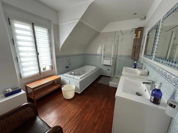Propriété de Prestige en Pierre | 8 pièces | Parc paysagé | T2 indépendant (Beaumont sur Oise / L'Isle-Adam)