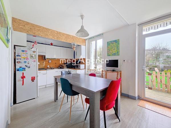 Maison à LA ROMAGNE, 49740 - 5 pièces 110m²