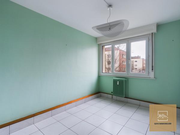 Dunkerque (59140) Appartement / Local 90 m² – Place de la République – Libre d’occupation