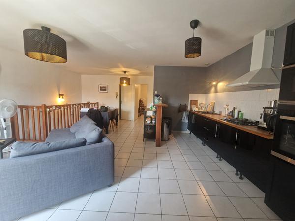 GENAS Azieu - Secteur Gambetta - Appartement  DUPLEX Type 3 de 73,48m² Carrez avec balcon sud dans petite résidence fermée au calme