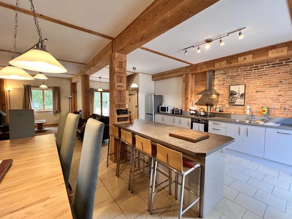 Propriété rénovée avec trois logements, située dans la campagne de l’Indre