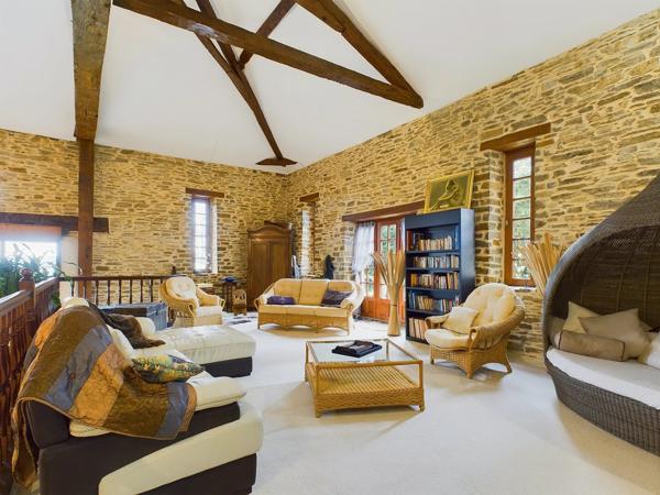 Belle maison d'architecte en pierre