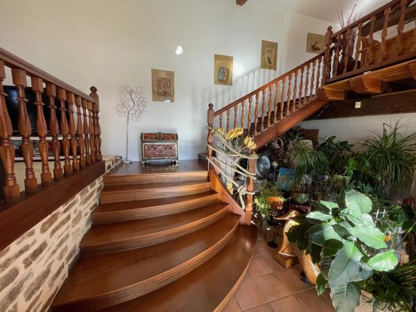 Belle maison d'architecte en pierre