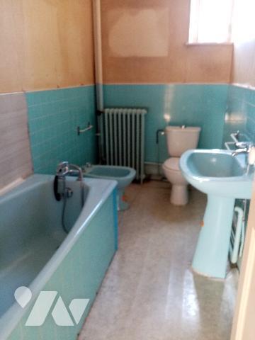 Proximité immédiate centre ville , maison bourgeoise 170 m², terrain attenant de 503 m², 2 garages