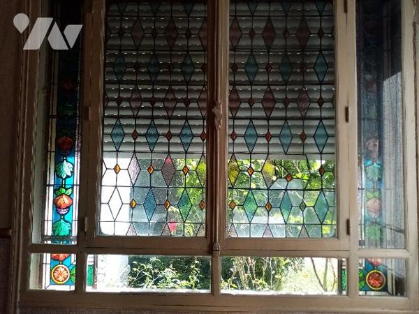 Proximité immédiate centre ville , maison bourgeoise 170 m², terrain attenant de 503 m², 2 garages