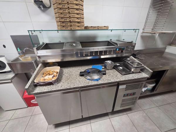 SAINT JULIEN LES ROSIERS (30) idéal reprise ou première affaire, à vendre Fonds de commerce pizzeria clé en mains.