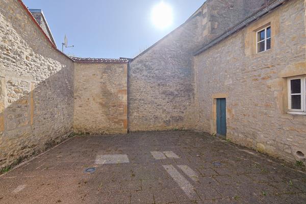 Maison Premery, 2 chambres, cour, dépendance, proximité commerces, 2h30 PARIS, campagne, NIEVRE