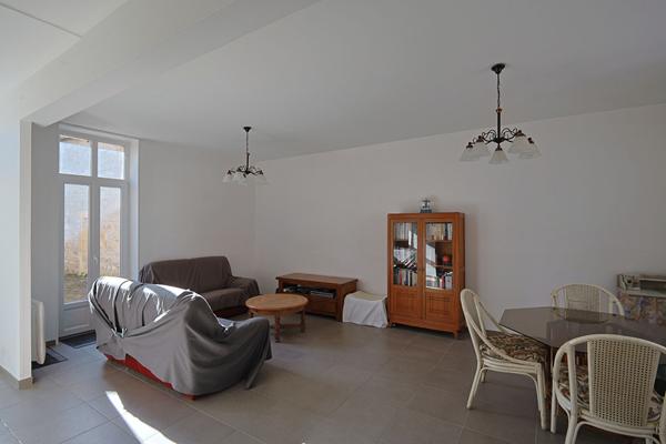 Maison Premery, 2 chambres, cour, dépendance, proximité commerces, 2h30 PARIS, campagne, NIEVRE